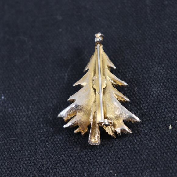 Vintage Gold Tone Christmas Tree Brooch w/ Rhinestones Holiday Pin - Picture 2 of 2